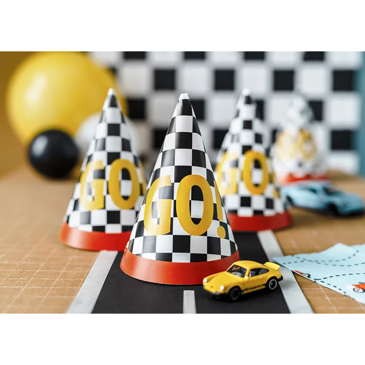 6 chapeaux de fête - Voitures de course