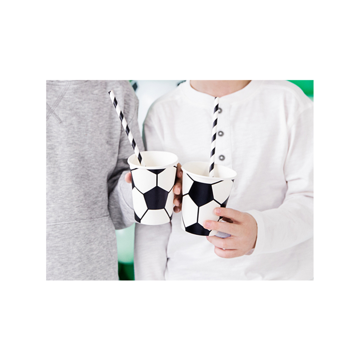 6 kartonnen bekers Trend - 220 ml - Voetbal