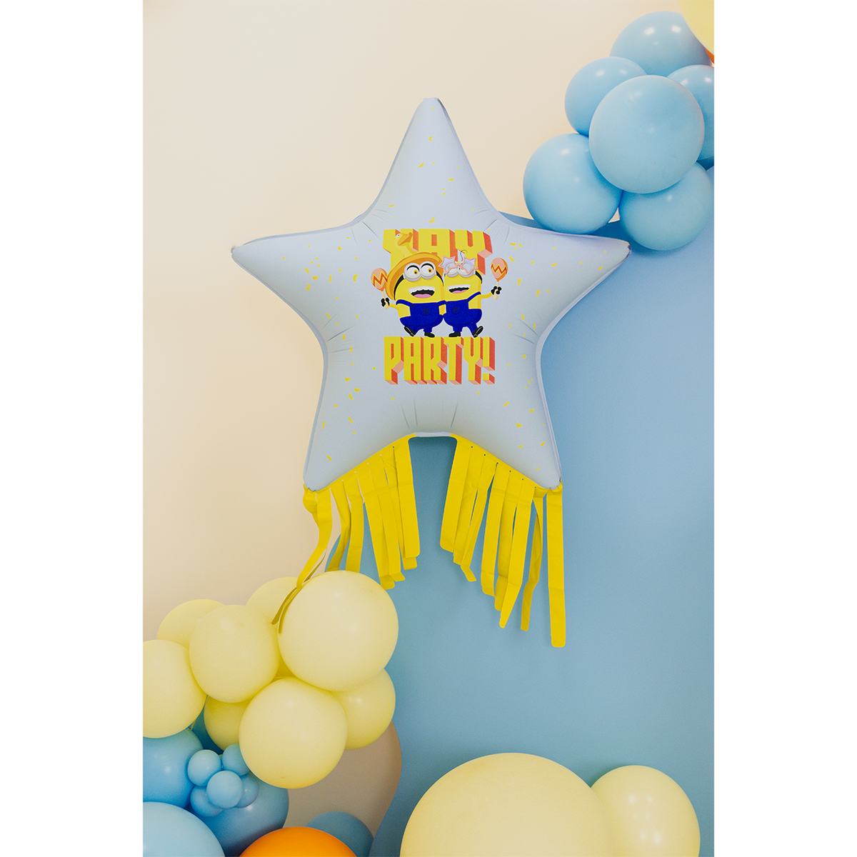 1 ballon étoile XXL avec des guirlandes à pampilles - Minions