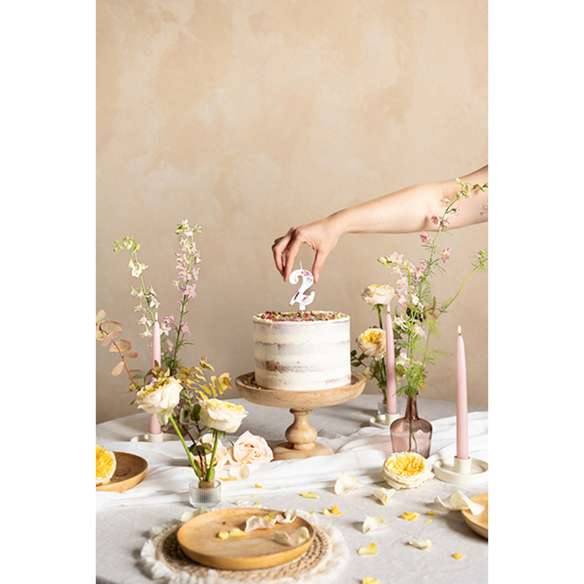 1 bougie d'anniversaire - Chiffre 2 - Pétales