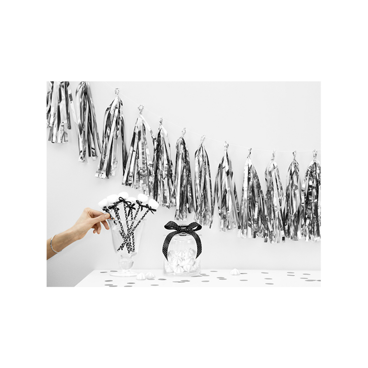1 Guirlande de pompons - 1,5 m - Argent